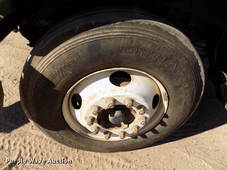 image for item DF2841 1997 Ford L8000 Louisville feed mixer truck