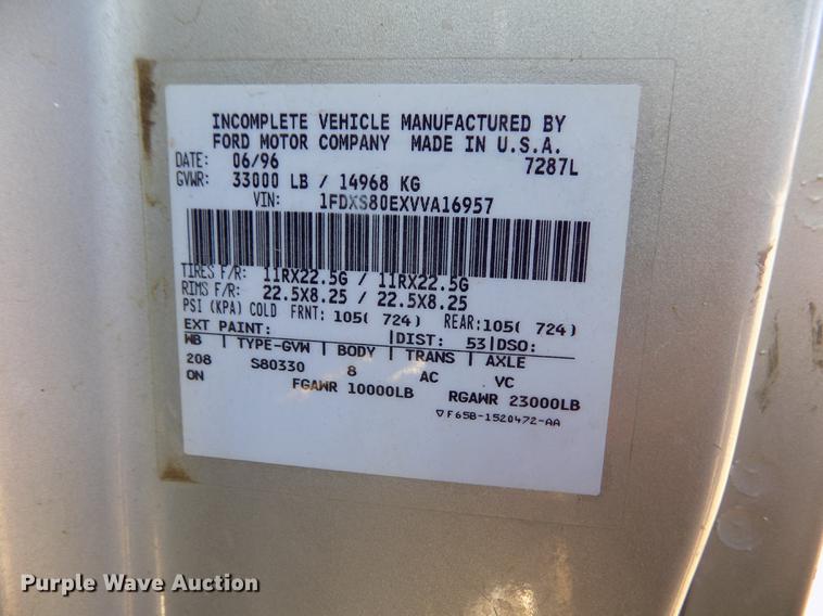 image for item DF2841 1997 Ford L8000 Louisville feed mixer truck