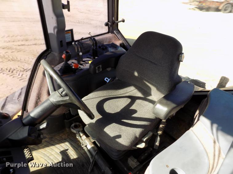 image for item DF2842 2000 Caterpillar Challenger 55 tractor