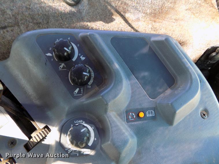 image for item DF2842 2000 Caterpillar Challenger 55 tractor