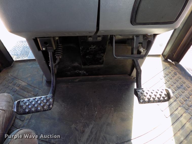 image for item DF2842 2000 Caterpillar Challenger 55 tractor