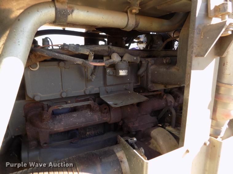 image for item DF2842 2000 Caterpillar Challenger 55 tractor