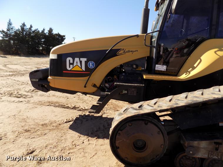 image for item DF2842 2000 Caterpillar Challenger 55 tractor