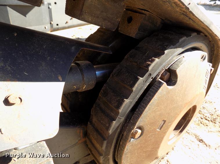 image for item DF2842 2000 Caterpillar Challenger 55 tractor