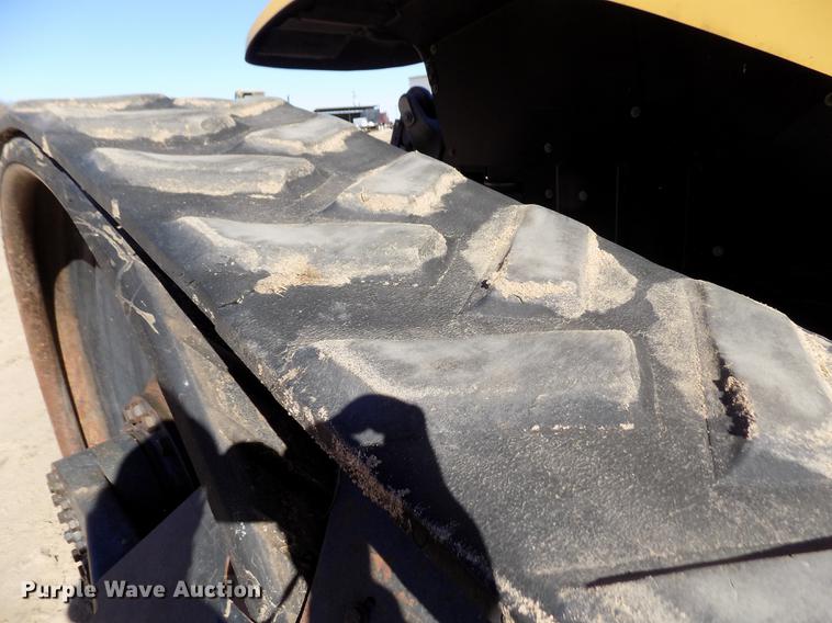 image for item DF2842 2000 Caterpillar Challenger 55 tractor