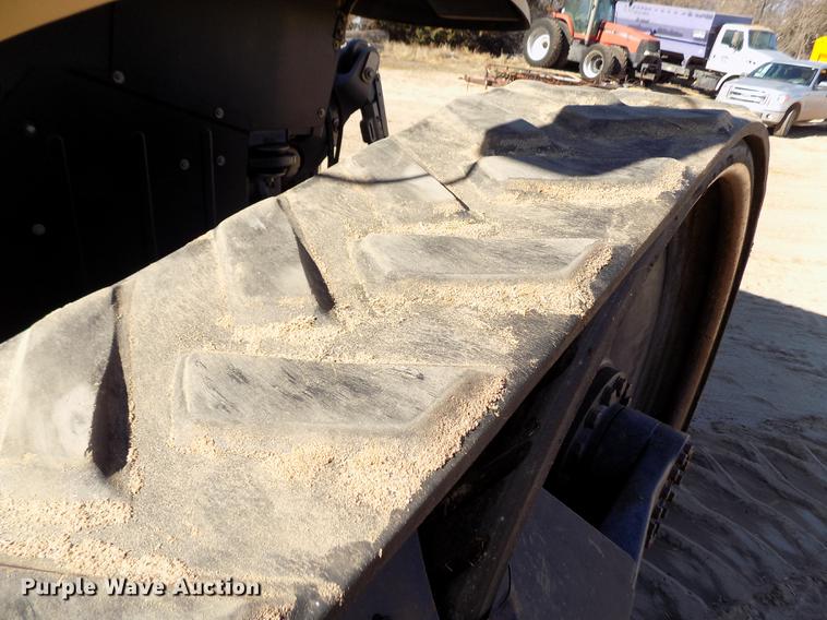 image for item DF2842 2000 Caterpillar Challenger 55 tractor