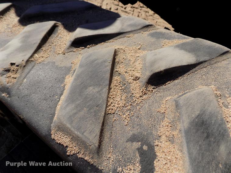 image for item DF2842 2000 Caterpillar Challenger 55 tractor