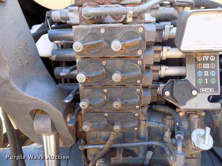 image for item DF2842 2000 Caterpillar Challenger 55 tractor