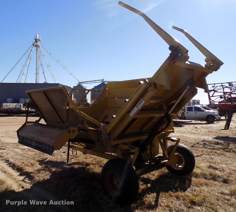 image for item DF2843 HayBuster 256 Plus II bale processor