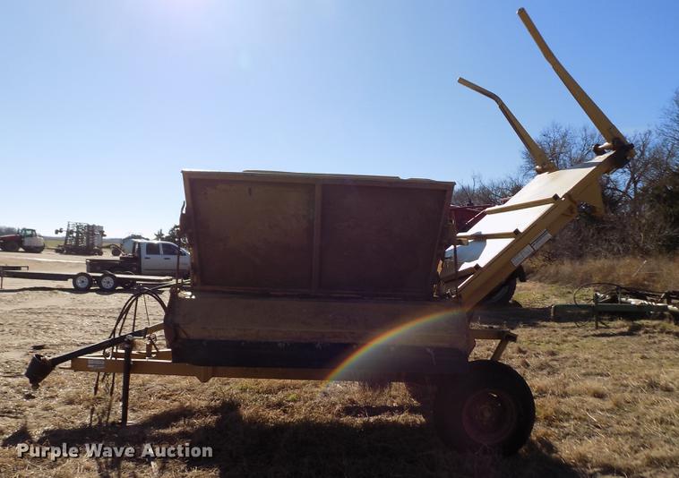 image for item DF2843 HayBuster 256 Plus II bale processor