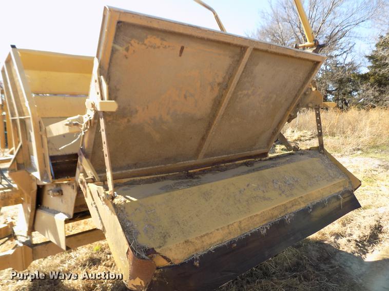 image for item DF2843 HayBuster 256 Plus II bale processor