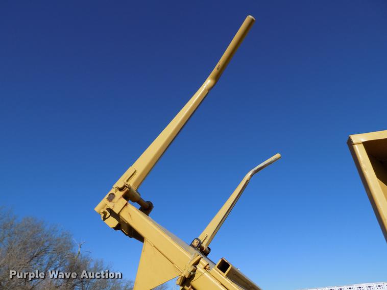 image for item DF2843 HayBuster 256 Plus II bale processor