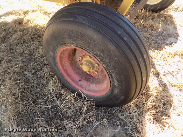 image for item DF2843 HayBuster 256 Plus II bale processor