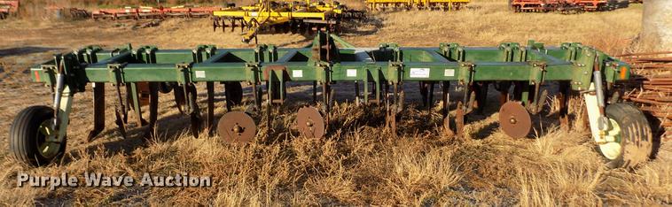 image for item DF2846 QuinStar Soil Shark II SS-21 in-line ripper