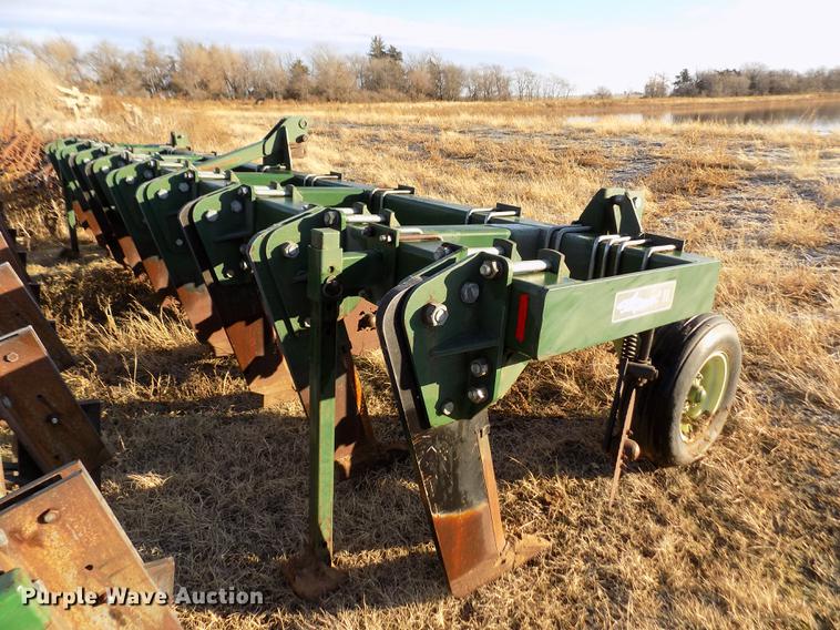 image for item DF2846 QuinStar Soil Shark II SS-21 in-line ripper