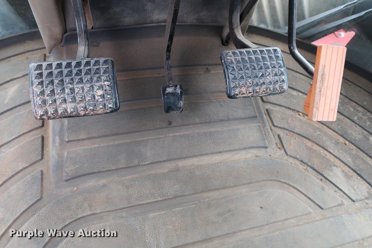 image for item DG3290 2014 Case IH 600 Quadtrac 4WD tractor