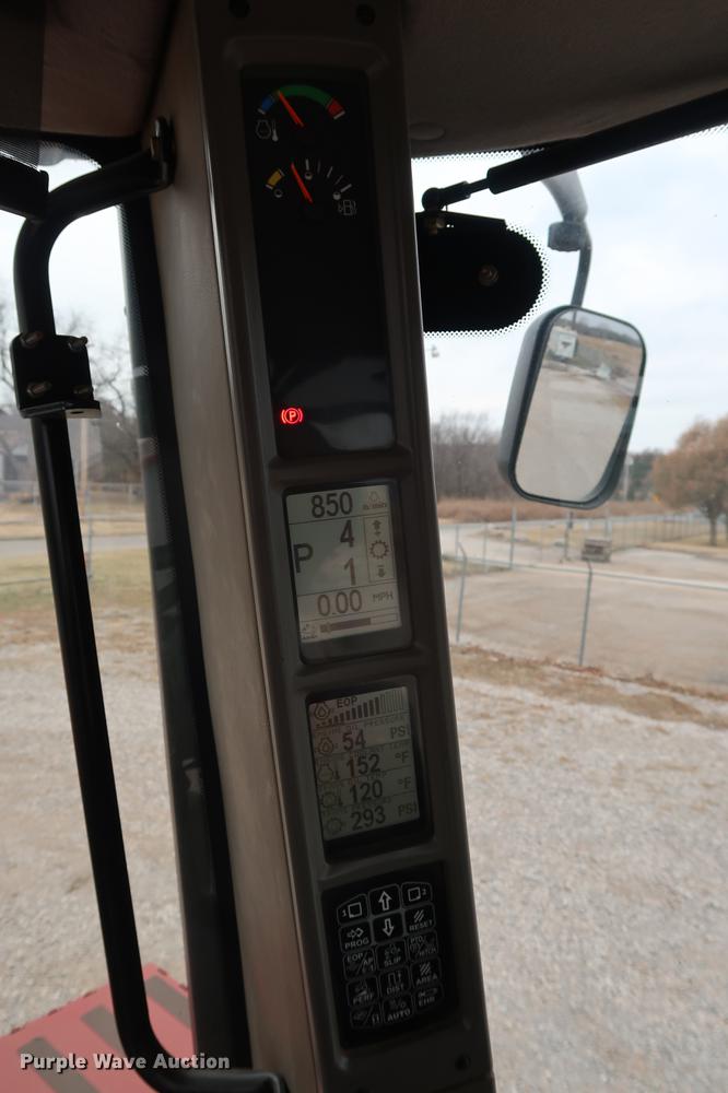 image for item DG3290 2014 Case IH 600 Quadtrac 4WD tractor