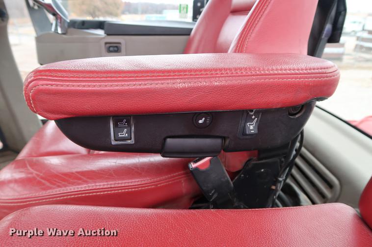 image for item DG3290 2014 Case IH 600 Quadtrac 4WD tractor