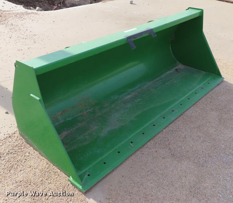 image for item DN9154 John Deere bucket