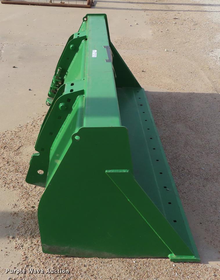 image for item DN9154 John Deere bucket