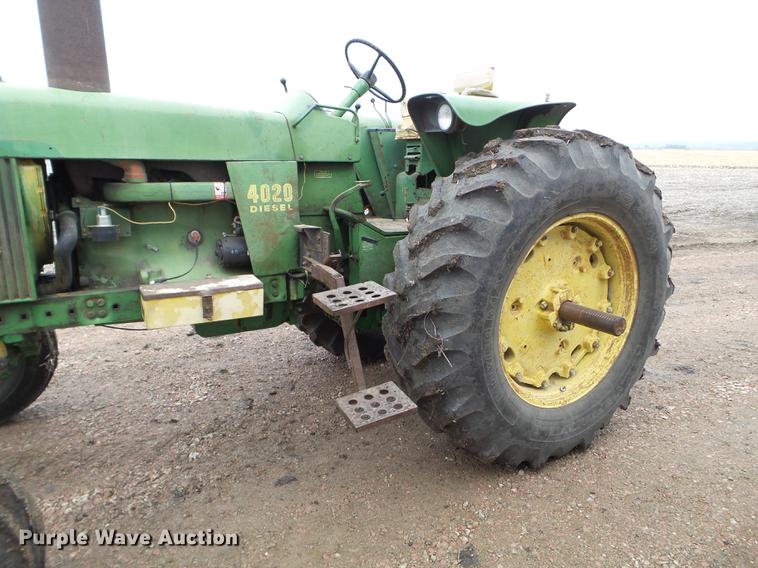 image for item DX9727 1971 John Deere 4020 tractor