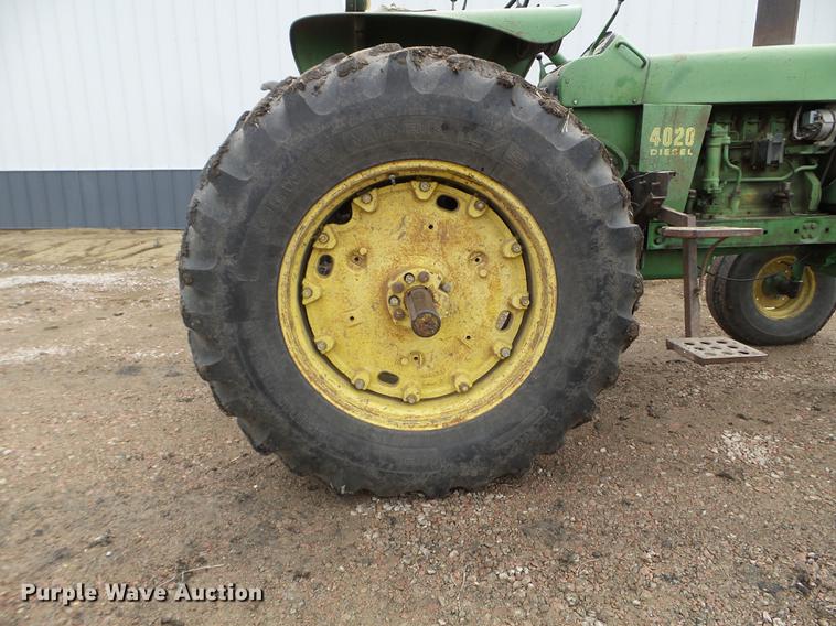 image for item DX9727 1971 John Deere 4020 tractor