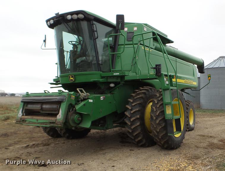 image for item DX9729 2007 John Deere 9660 STS combine