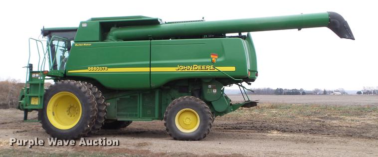 image for item DX9729 2007 John Deere 9660 STS combine