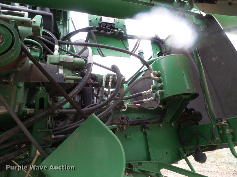 image for item DX9729 2007 John Deere 9660 STS combine