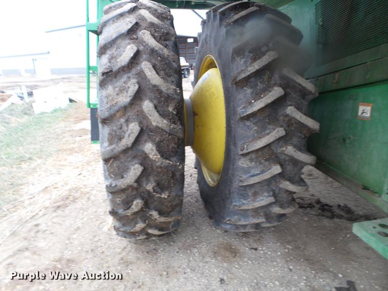 image for item DX9729 2007 John Deere 9660 STS combine