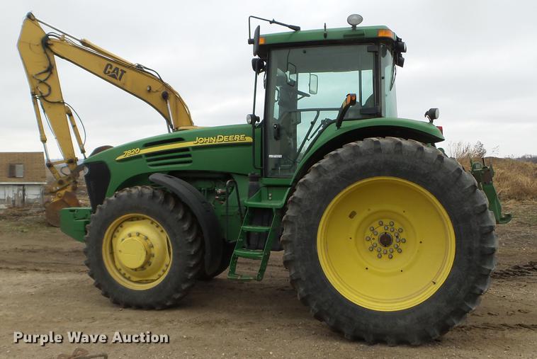 image for item DX9730 2005 John Deere 7820 tractor