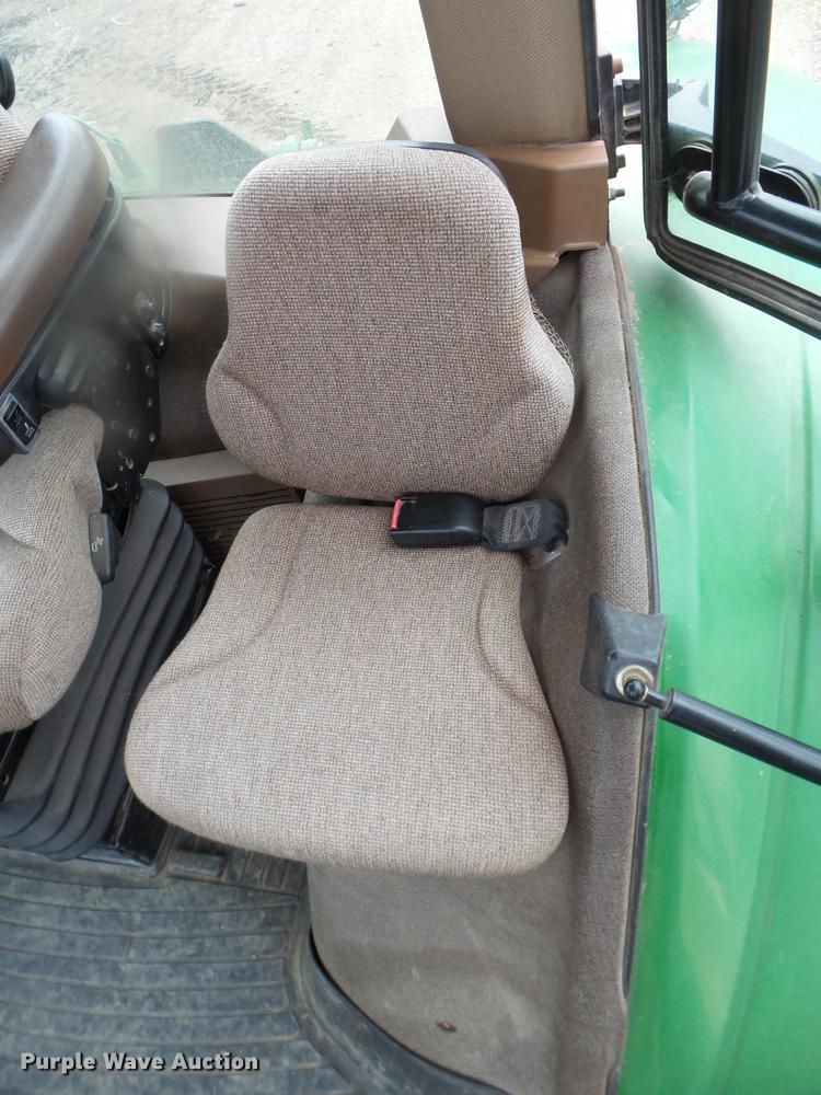 image for item DX9730 2005 John Deere 7820 tractor