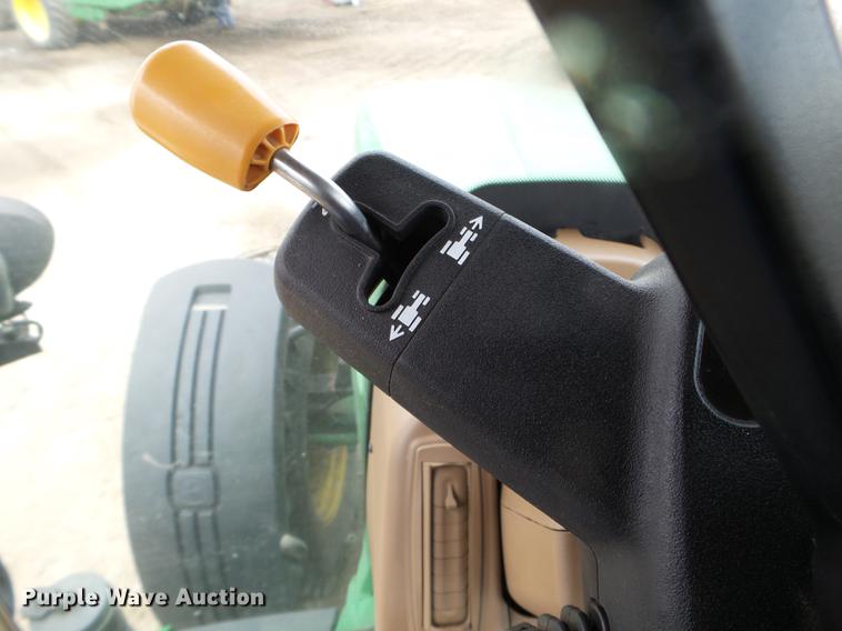 image for item DX9730 2005 John Deere 7820 tractor