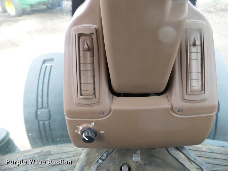 image for item DX9730 2005 John Deere 7820 tractor