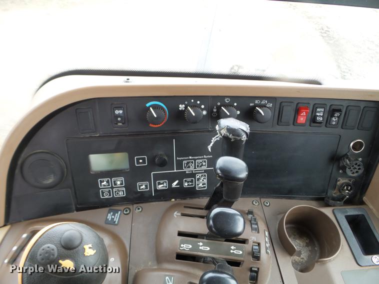 image for item DX9730 2005 John Deere 7820 tractor
