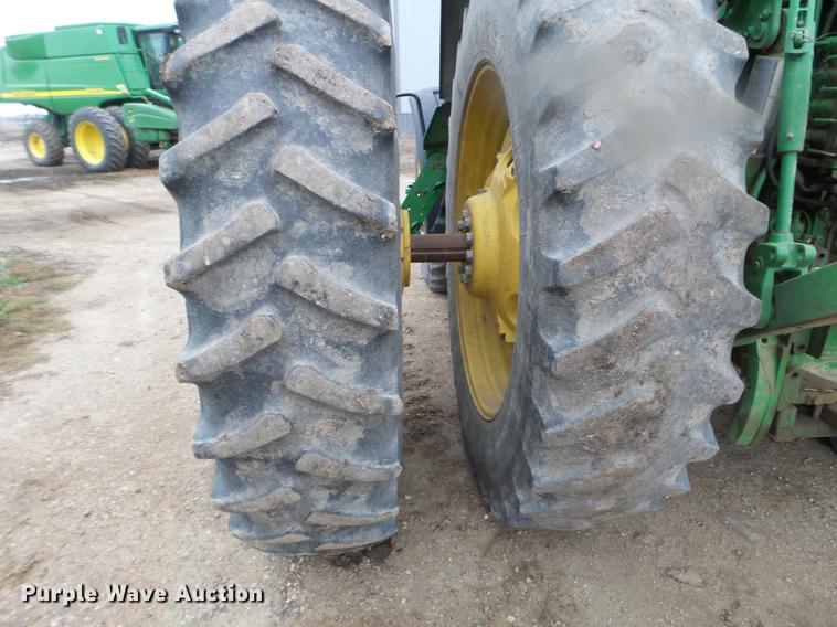 image for item DX9730 2005 John Deere 7820 tractor