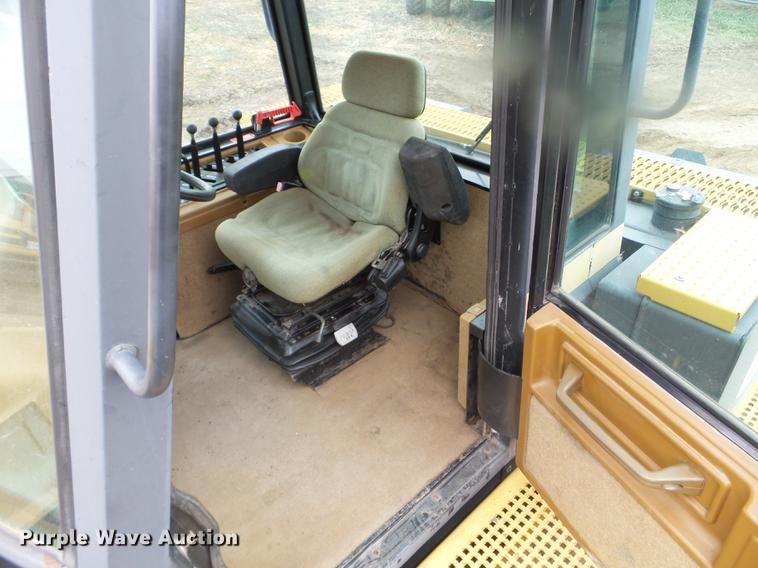 image for item DX9731 1994 Caterpillar Challenger 75C tractor