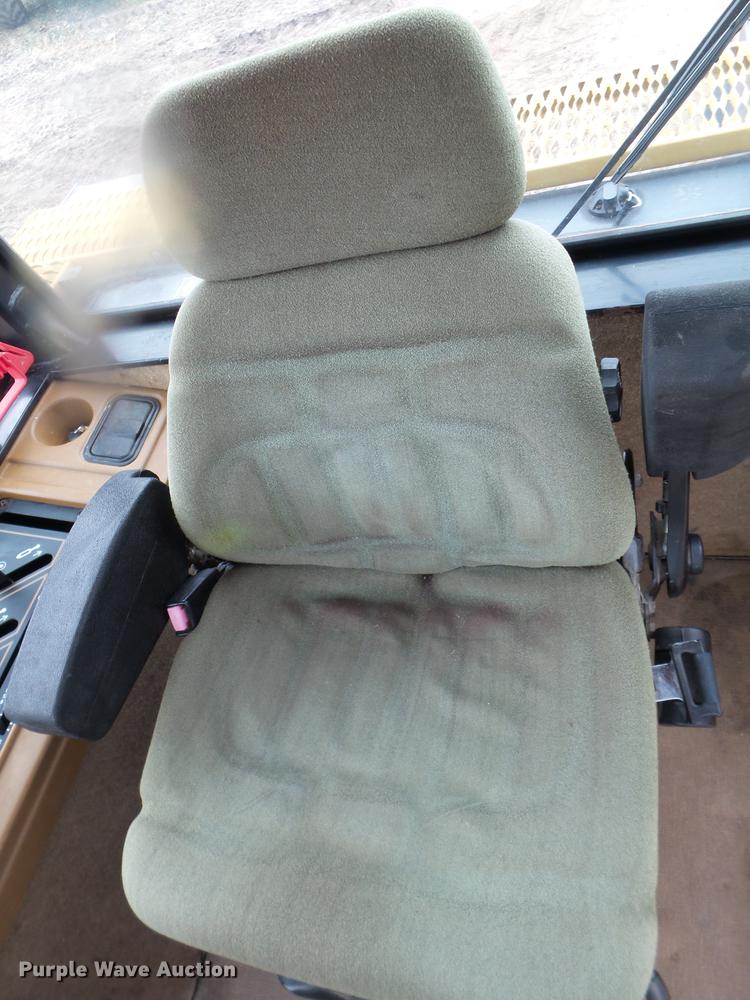 image for item DX9731 1994 Caterpillar Challenger 75C tractor