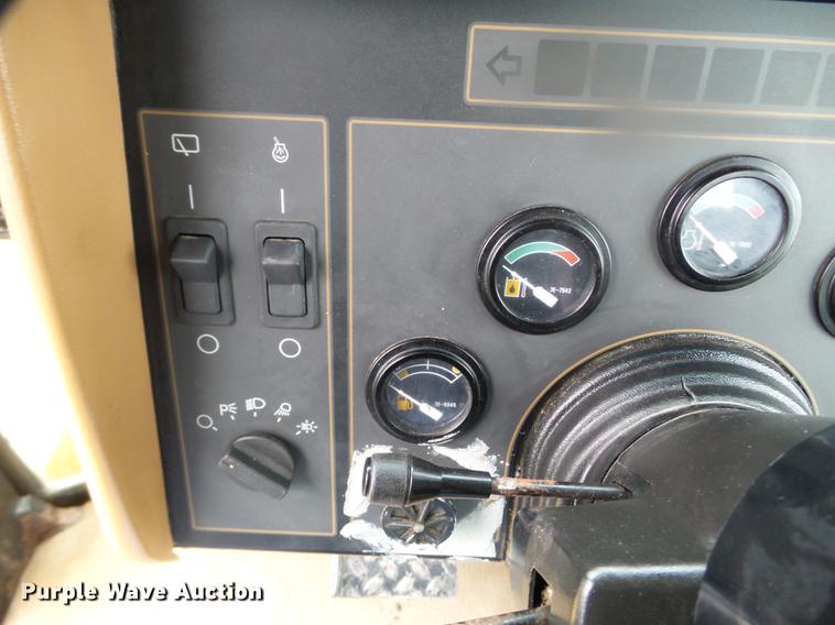 image for item DX9731 1994 Caterpillar Challenger 75C tractor