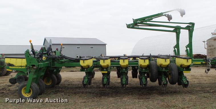 image for item DX9732 2007 John Deere 1770NT planter