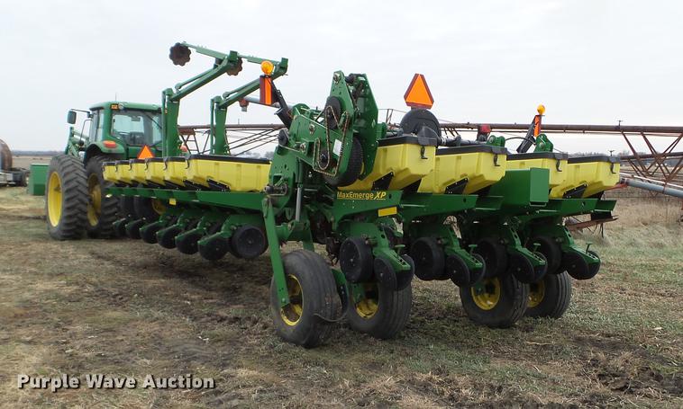 image for item DX9732 2007 John Deere 1770NT planter