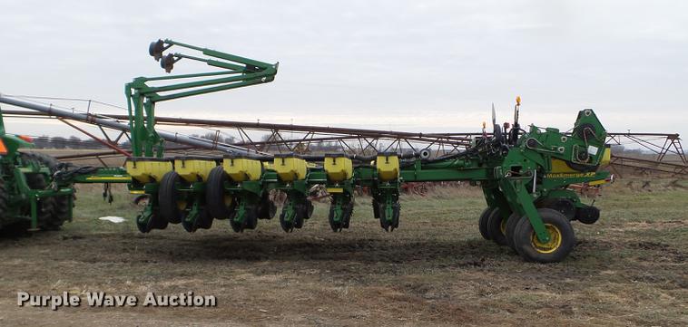 image for item DX9732 2007 John Deere 1770NT planter