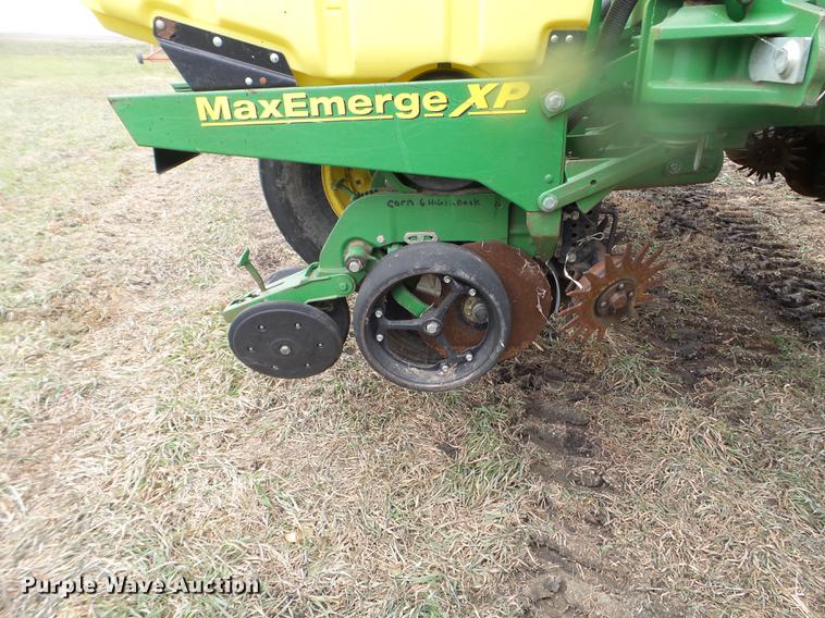 image for item DX9732 2007 John Deere 1770NT planter