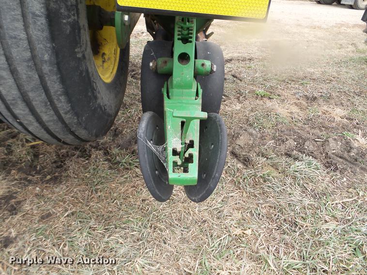 image for item DX9732 2007 John Deere 1770NT planter