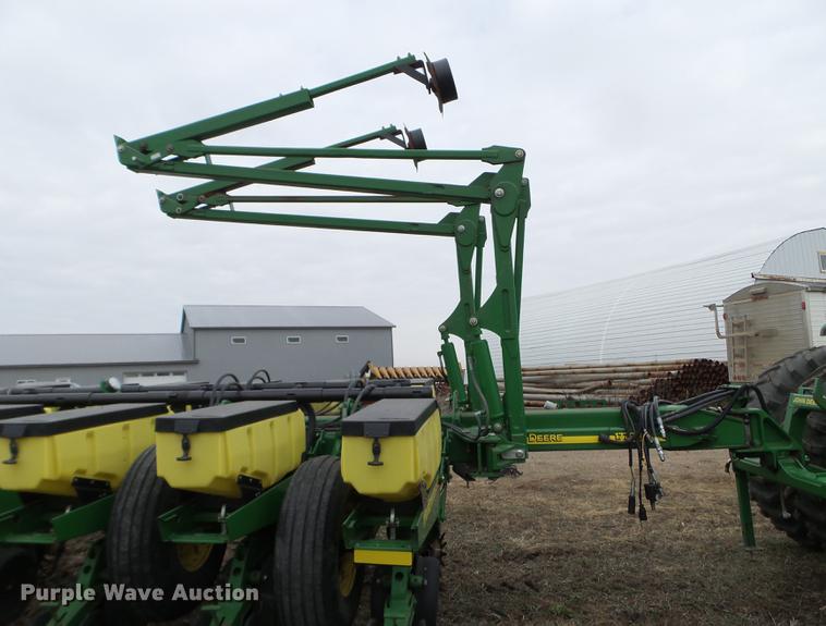 image for item DX9732 2007 John Deere 1770NT planter