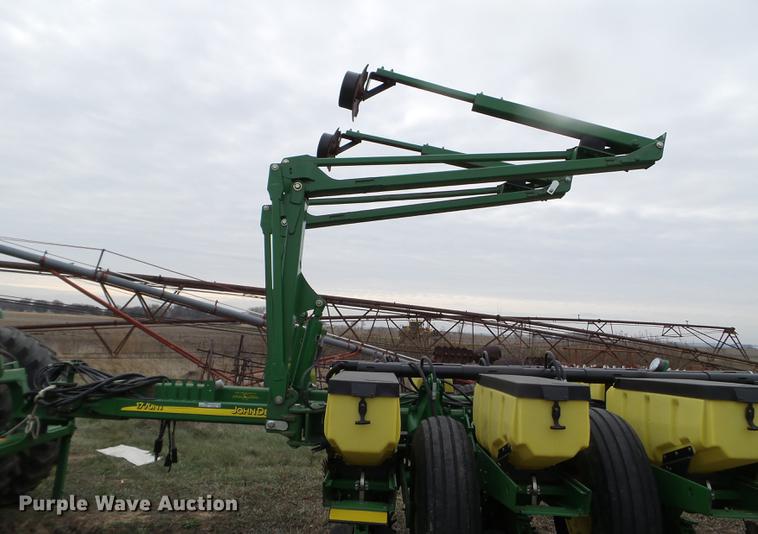 image for item DX9732 2007 John Deere 1770NT planter