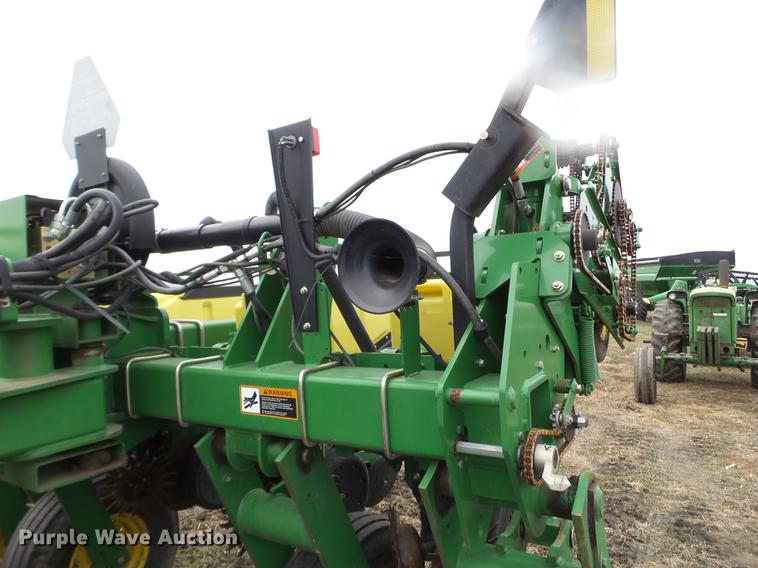 image for item DX9732 2007 John Deere 1770NT planter