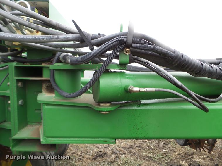 image for item DX9732 2007 John Deere 1770NT planter