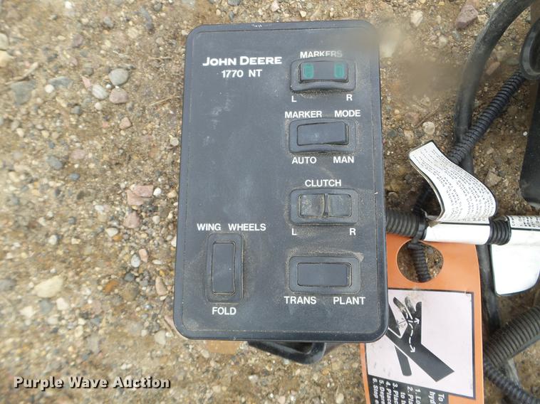 image for item DX9732 2007 John Deere 1770NT planter