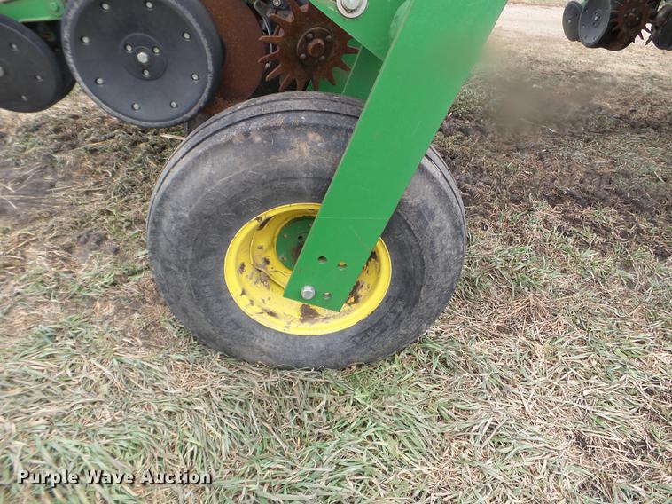 image for item DX9732 2007 John Deere 1770NT planter